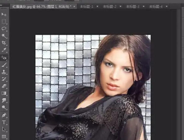 Photoshop CS6怎么使用红眼工具 Photoshop CS6怎么使用红眼工具