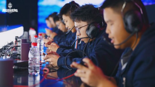 11月22日巅峰战舰秋季赛开战!全新2.0版本首秀 11月22日巅峰战舰秋季赛开战!全新2.0版本首秀