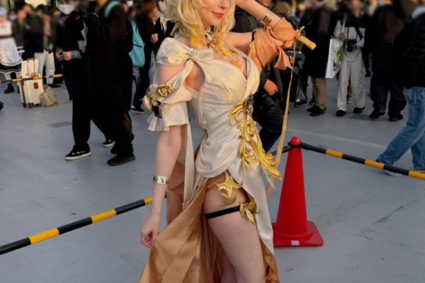 《生化4》阿什莉体模新美图 白嫩肉腿缠腿环