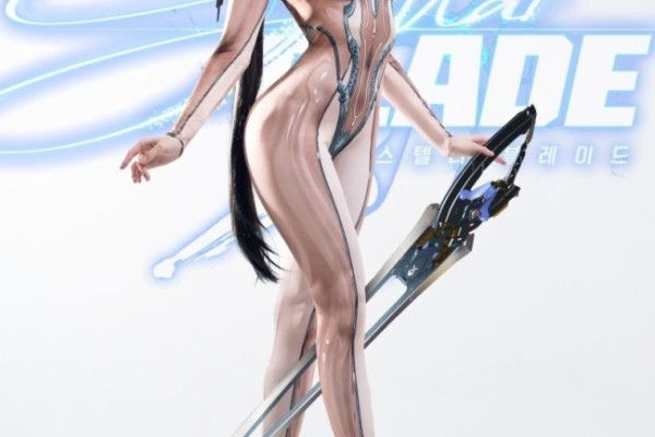 把持不住！ 《剑星》伊芙透视装战衣cos