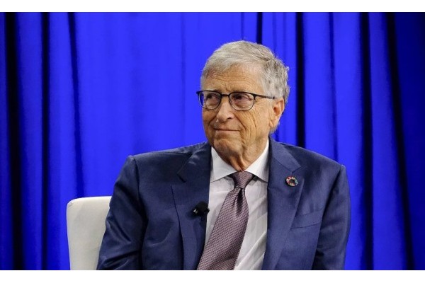 比尔盖茨呼吁对AI进行监管 谨防市场泡沫与人类风险