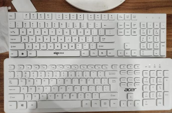 无线键盘,游戏体验升级,告别线缆束缚 无线键盘,游戏体验升级,告别线缆束缚