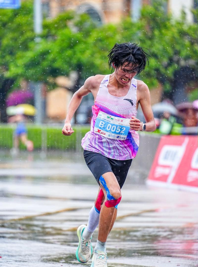 雨天赛马,刺激竞速体验,挑战极限操作 雨天赛马,刺激竞速体验,挑战极限操作