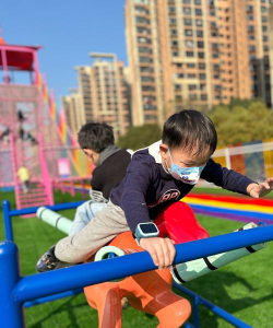 滑梯旁边能玩什么游戏,趣味互动玩法,亲子陪伴时光 滑梯旁边能玩什么游戏,趣味互动玩法,亲子陪伴时光