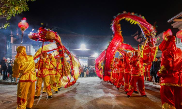 耍龙灯算什么游戏,传统民俗活动,民间节庆表演 耍龙灯算什么游戏,传统民俗活动,民间节庆表演