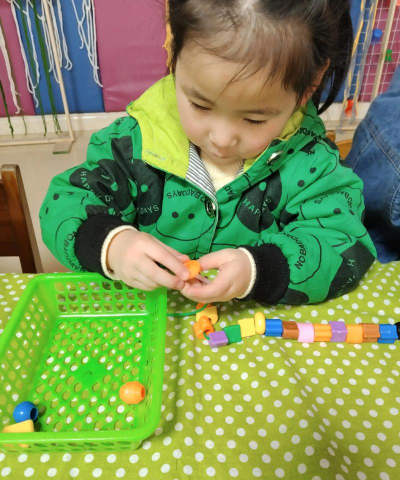 宝宝串珠游戏怎么玩,锻炼手眼协调,培养专注能力 宝宝串珠游戏怎么玩,锻炼手眼协调,培养专注能力