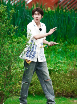 王源玩什么游戏 王源玩什么游戏