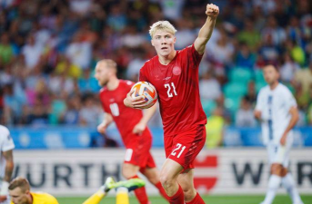 代号足球霍伊伦角色强度分析与实战表现评测 代号足球霍伊伦角色强度分析与实战表现评测