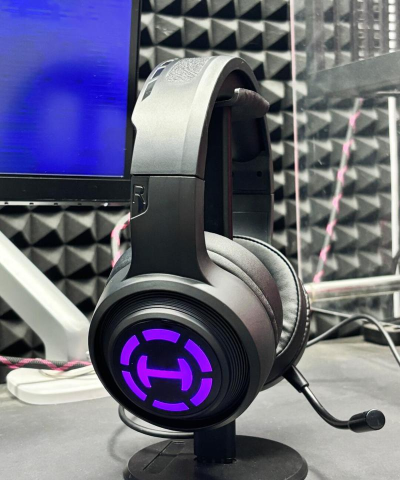 游戏耳机,精准听声辨位,沉浸式电竞体验 游戏耳机,精准听声辨位,沉浸式电竞体验