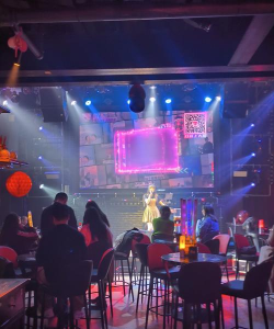 酒吧声音大玩什么游戏,轻松破冰不尴尬,嗨翻全场氛围佳 酒吧声音大玩什么游戏,轻松破冰不尴尬,嗨翻全场氛围佳