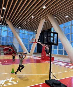 手柄篮球,虚拟球场竞技,体验真实投篮快感 手柄篮球,虚拟球场竞技,体验真实投篮快感