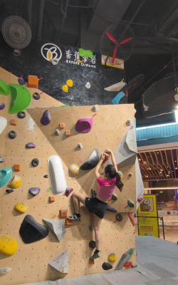 女生爬墙是什么游戏,玩法简单吗,适合新手吗 女生爬墙是什么游戏,玩法简单吗,适合新手吗