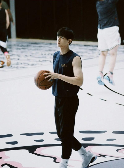 李现想玩什么游戏,明星爱好揭秘,粉丝互动参考 李现想玩什么游戏,明星爱好揭秘,粉丝互动参考