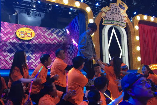 明星互动玩什么游戏,现场气氛更活跃,观众参与感更强 明星互动玩什么游戏,现场气氛更活跃,观众参与感更强