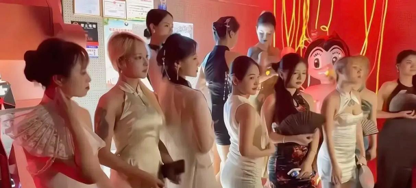 手游王者传奇挂机软件,自动打怪升级,解放双手省时间 手游王者传奇挂机软件,自动打怪升级,解放双手省时间