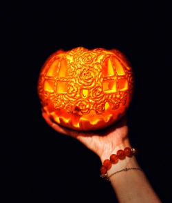 如何雕刻南瓜灯,轻松上手,节日氛围拉满 如何雕刻南瓜灯,轻松上手,节日氛围拉满