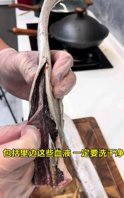 如何杀鲤鱼,快速处理技巧,轻松去腥入味 如何杀鲤鱼,快速处理技巧,轻松去腥入味