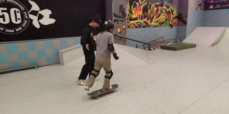 滑板怎么加速 滑板怎么加速