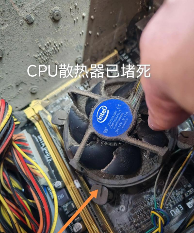 电脑灰尘清理,保持设备高效运行,延长使用寿命 电脑灰尘清理,保持设备高效运行,延长使用寿命
